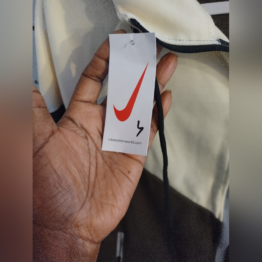 Nike Sweatsuit - Picture 9 of 9